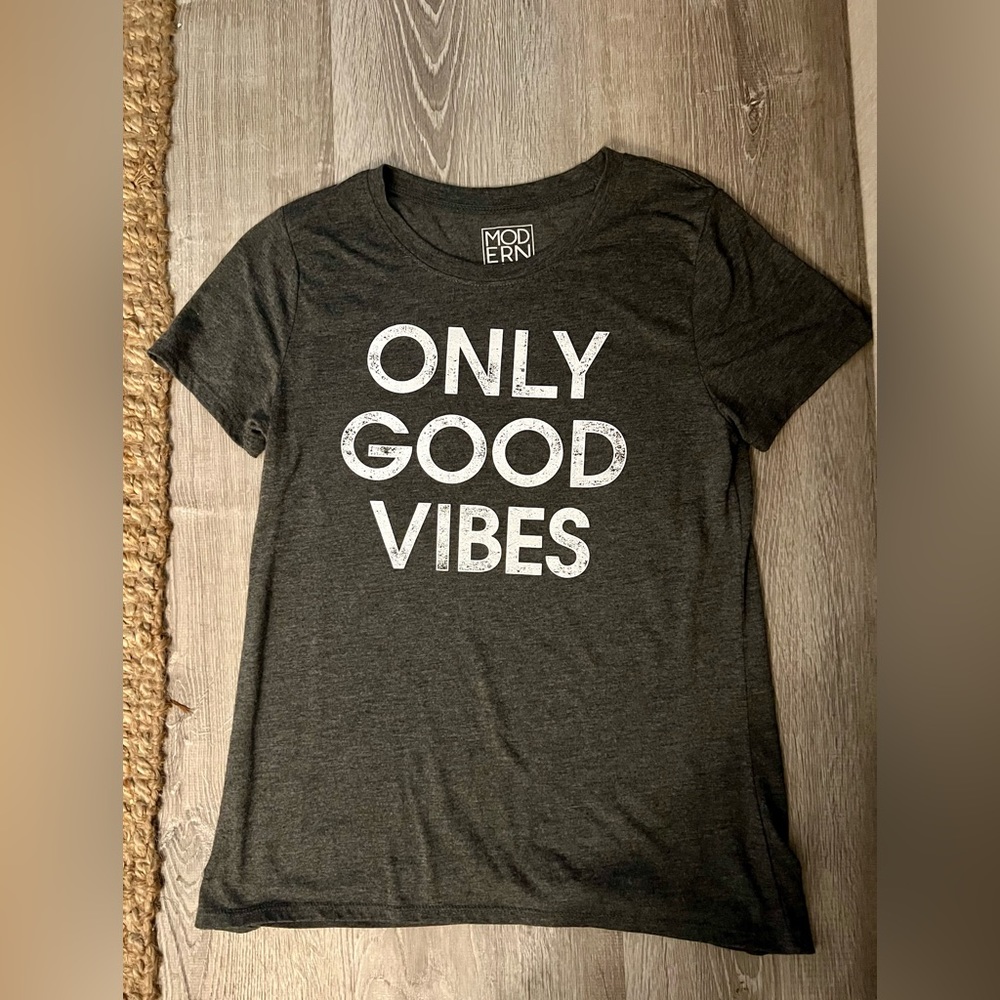 Modern Lux ONLY GOOD VIBES T-Shirt